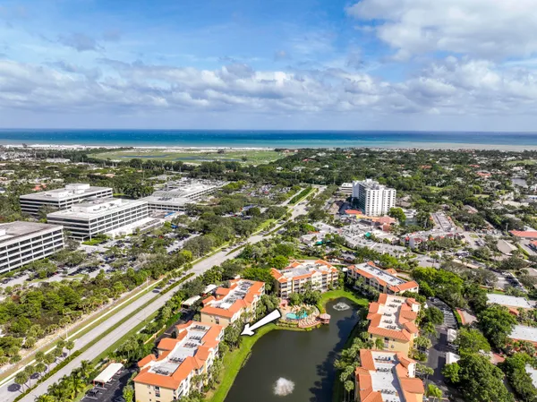 $389,000 | 800 Uno Lago Drive, Unit 105, Juno Beach, FL 33408