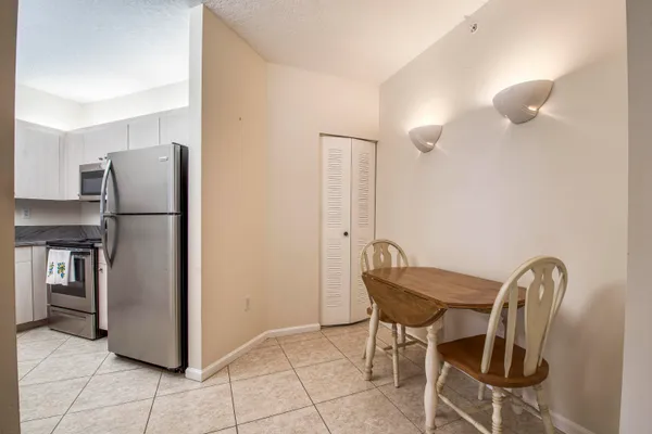 $388,990 | 800 Uno Lago Drive, Unit 105, Juno Beach, FL 33408
