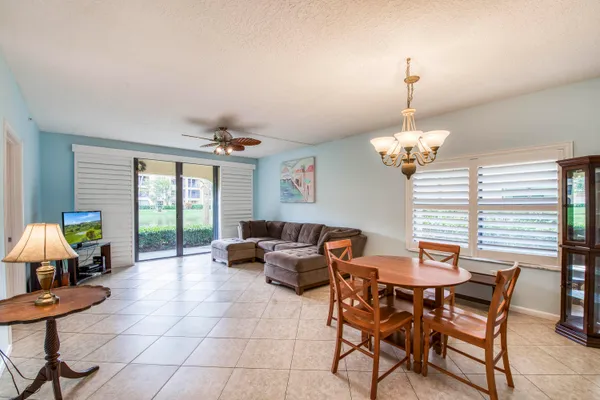 $388,990 | 800 Uno Lago Drive, Unit 105, Juno Beach, FL 33408