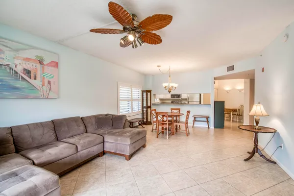 $388,990 | 800 Uno Lago Drive, Unit 105, Juno Beach, FL 33408