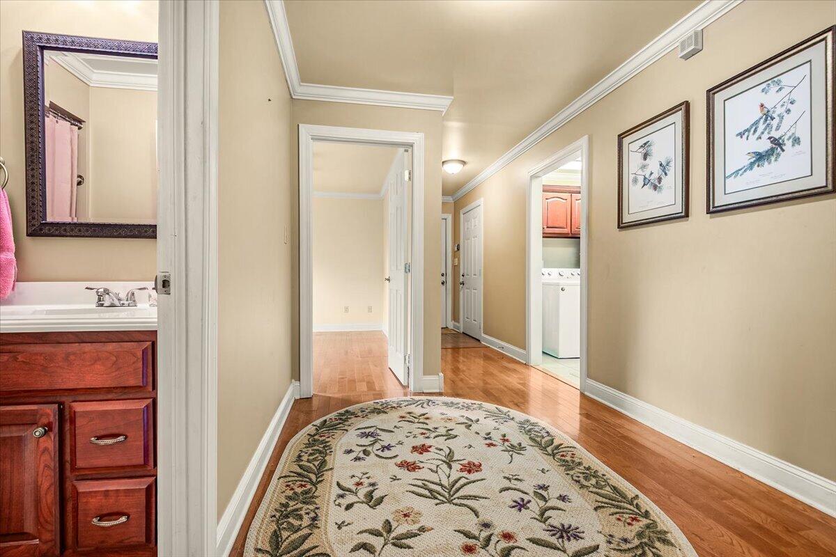91 Earl Angel Road Corbin, KY 40701 - Photo 35 of 47 20-Hallway