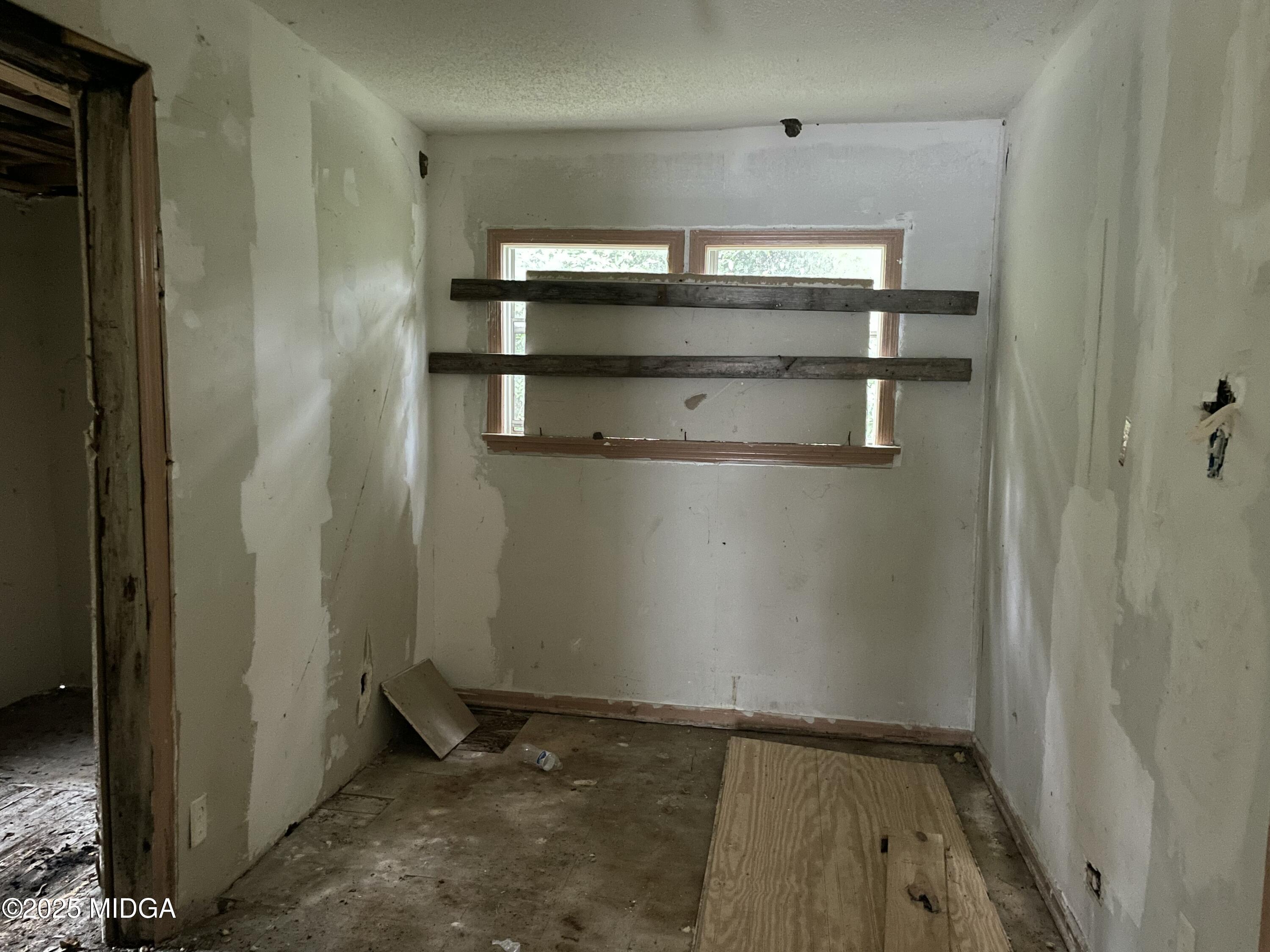 648 Hightower Road Macon, GA 31206 - Photo 11 of 21 a view of an empty room