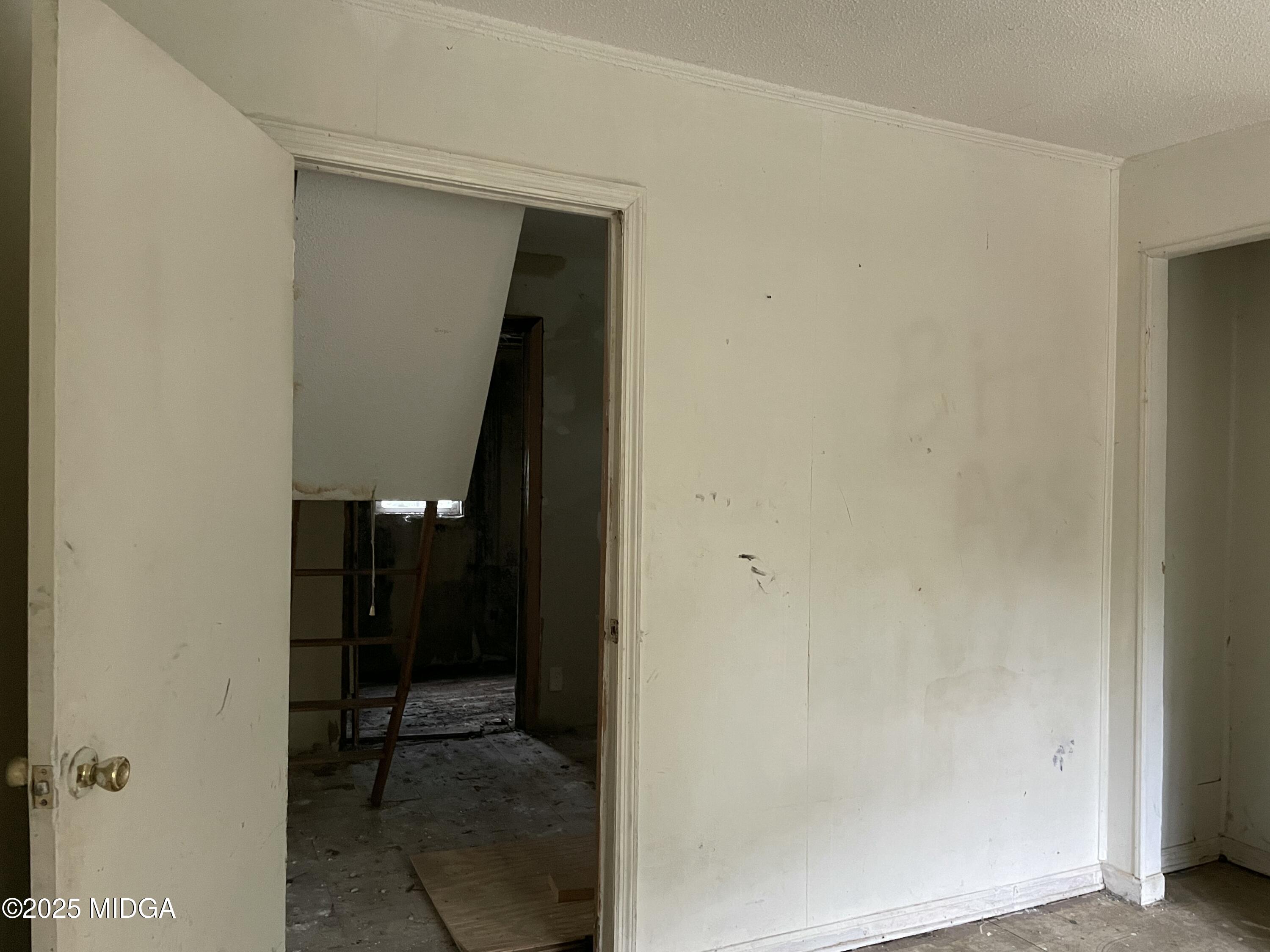 648 Hightower Road Macon, GA 31206 - Photo 13 of 21 a view of a hallway