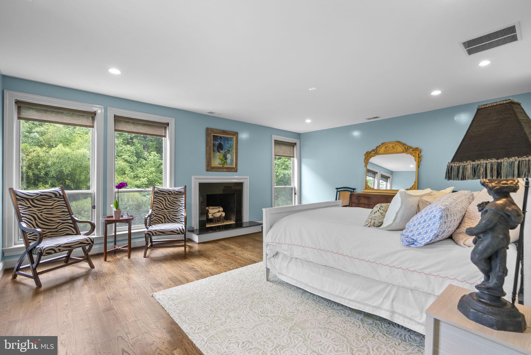 8025 Riverside Drive Cabin John, MD 20818 - Photo 29 of 75 Primary Bedroom