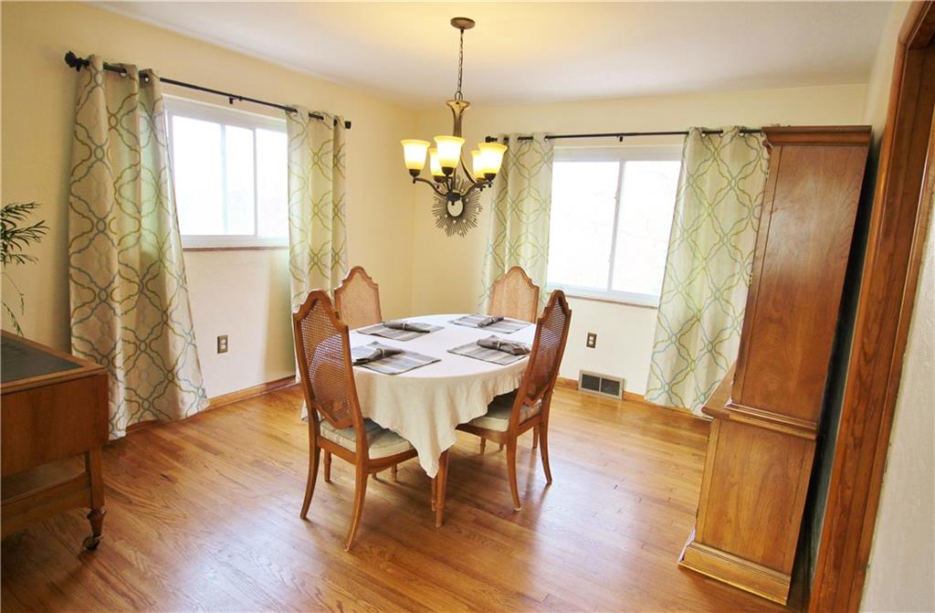 8 Herbst Road Coraopolis, PA 15108 - Photo 4 of 19