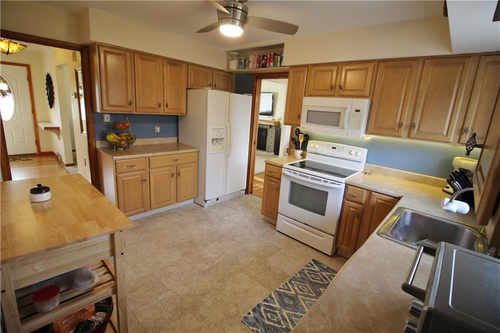 8 Herbst Road Coraopolis, PA 15108 - Photo 6 of 19
