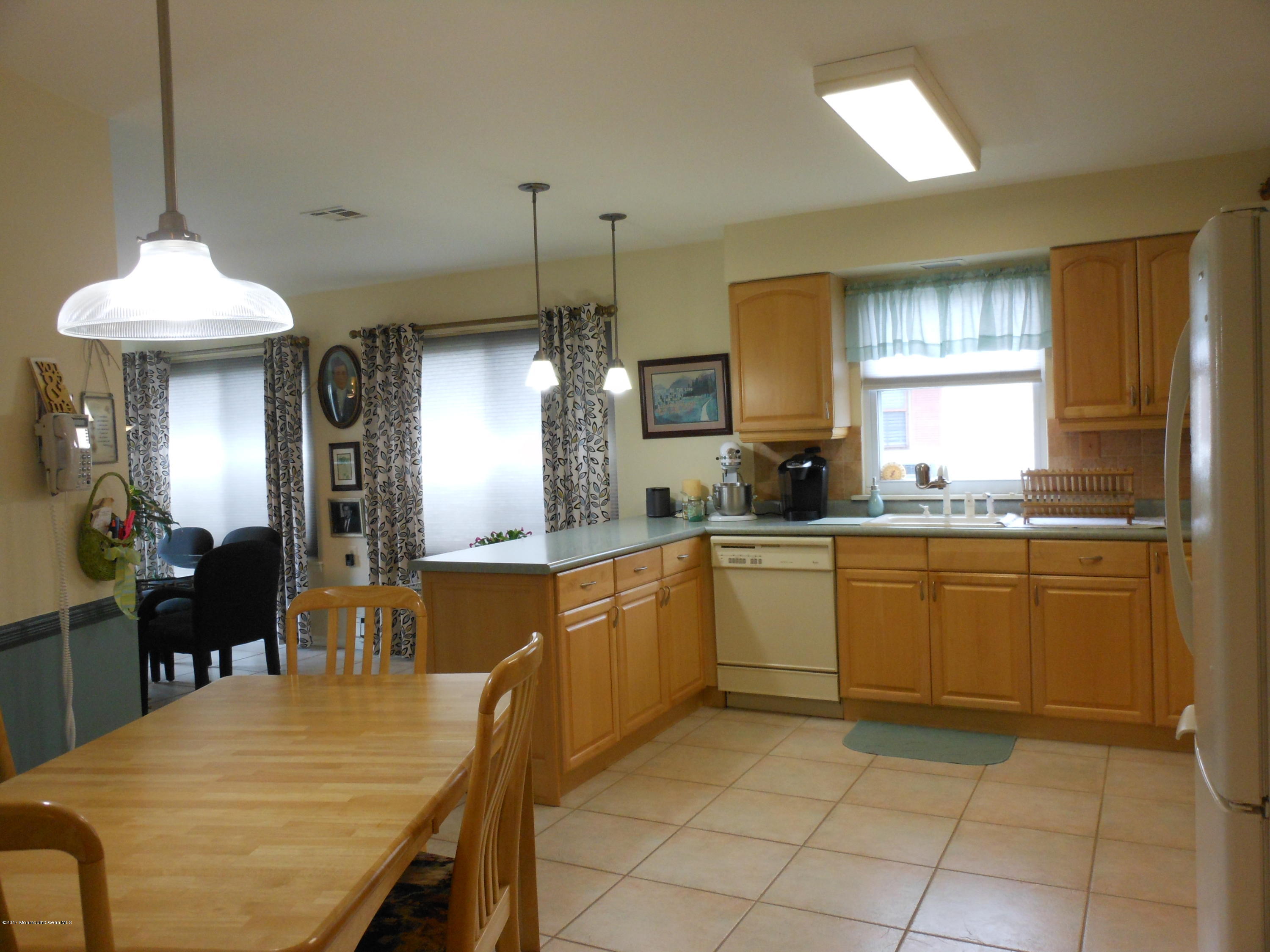 18 Dartmoor Road Brick, NJ 08724 - Photo 4 of 15 DSCN6868