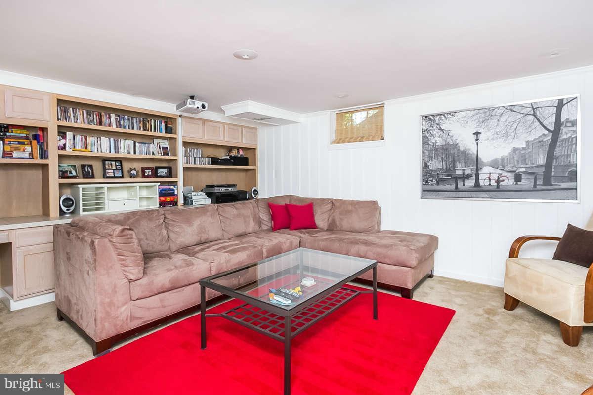 116 Stanmore Road Baltimore, MD 21212 - Photo 22 of 30 Family Room