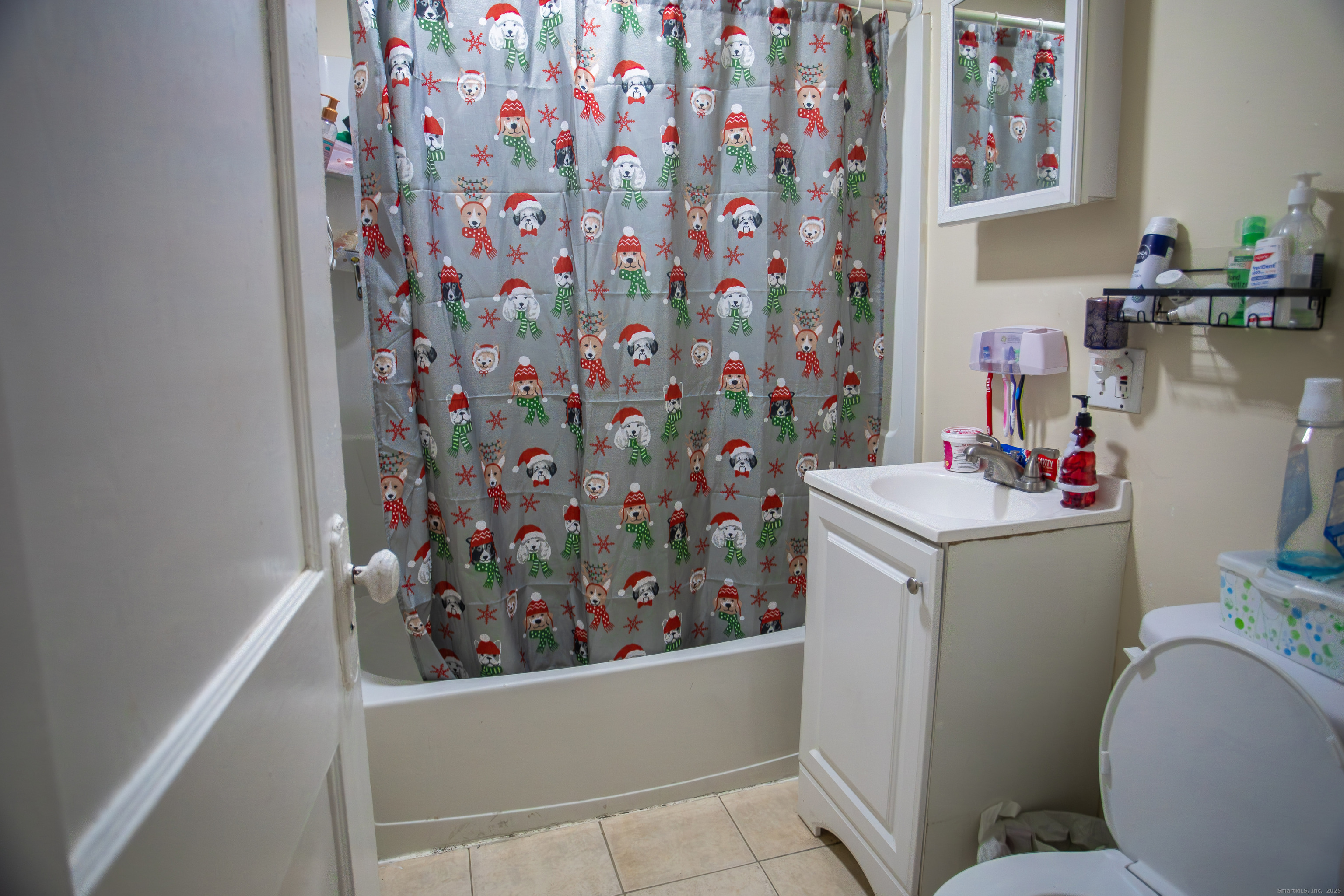 381 Congress Avenue Waterbury, CT 06708 - Photo 11 of 16