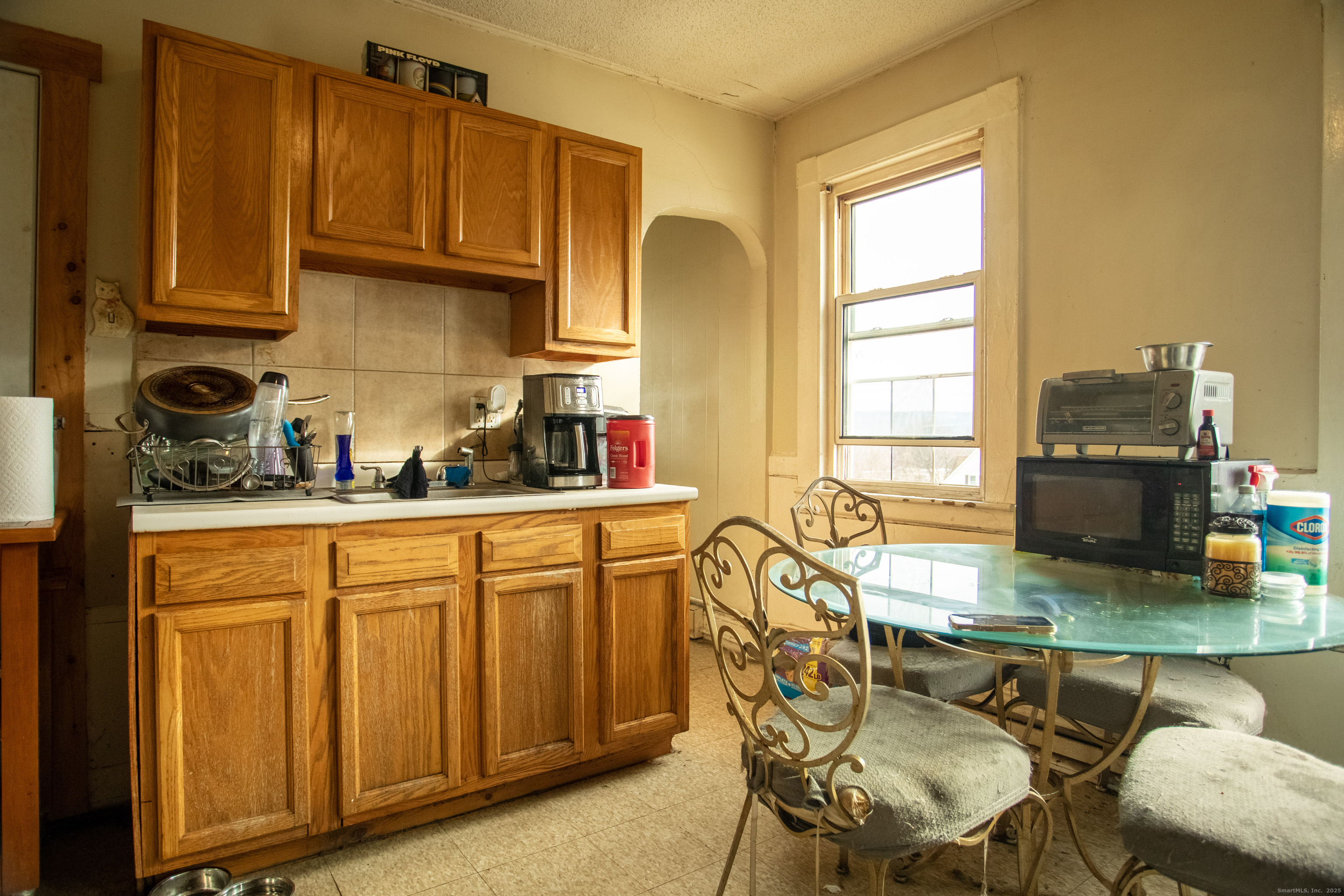 381 Congress Avenue Waterbury, CT 06708 - Photo 14 of 16