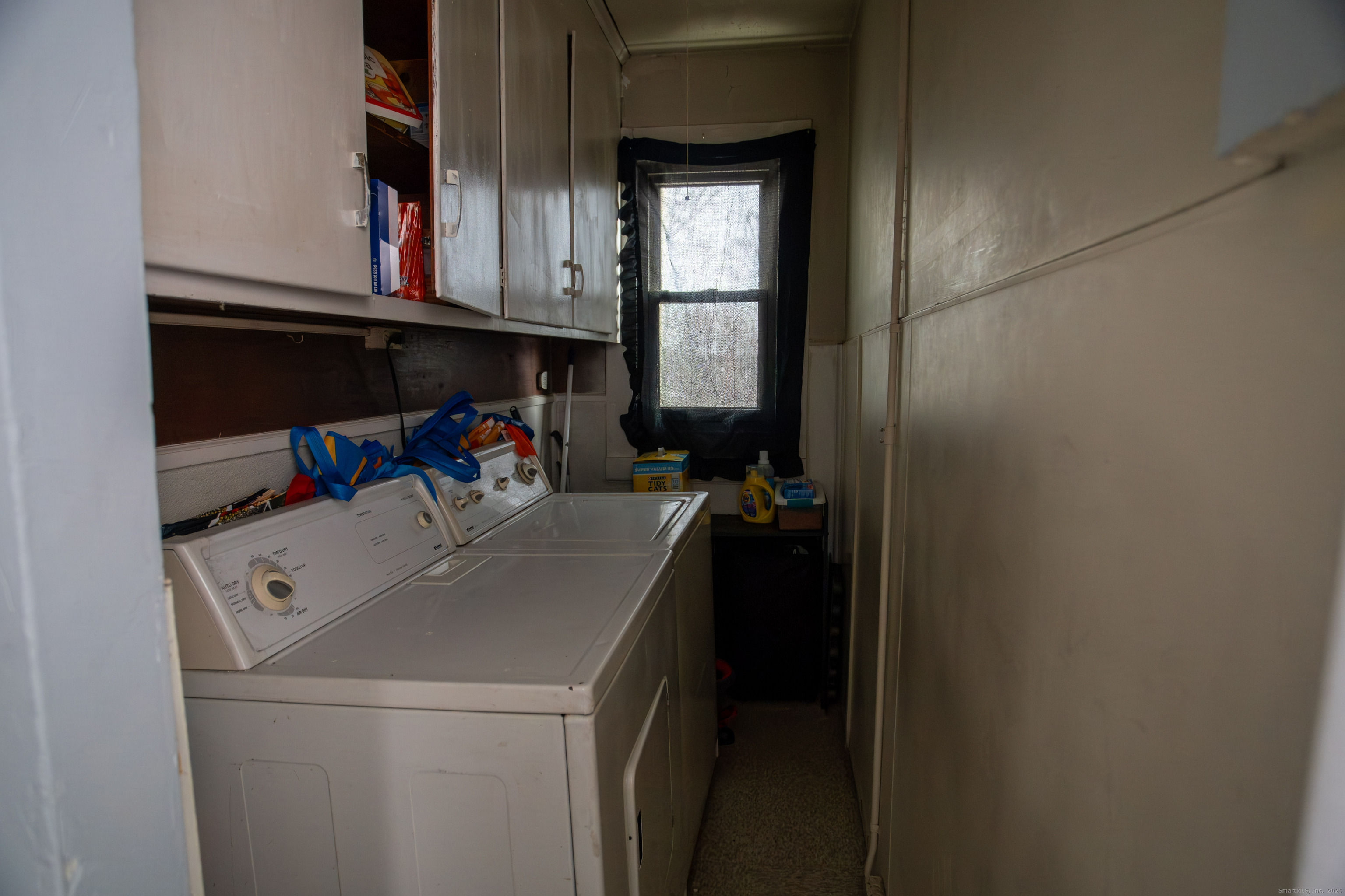 381 Congress Avenue Waterbury, CT 06708 - Photo 8 of 16