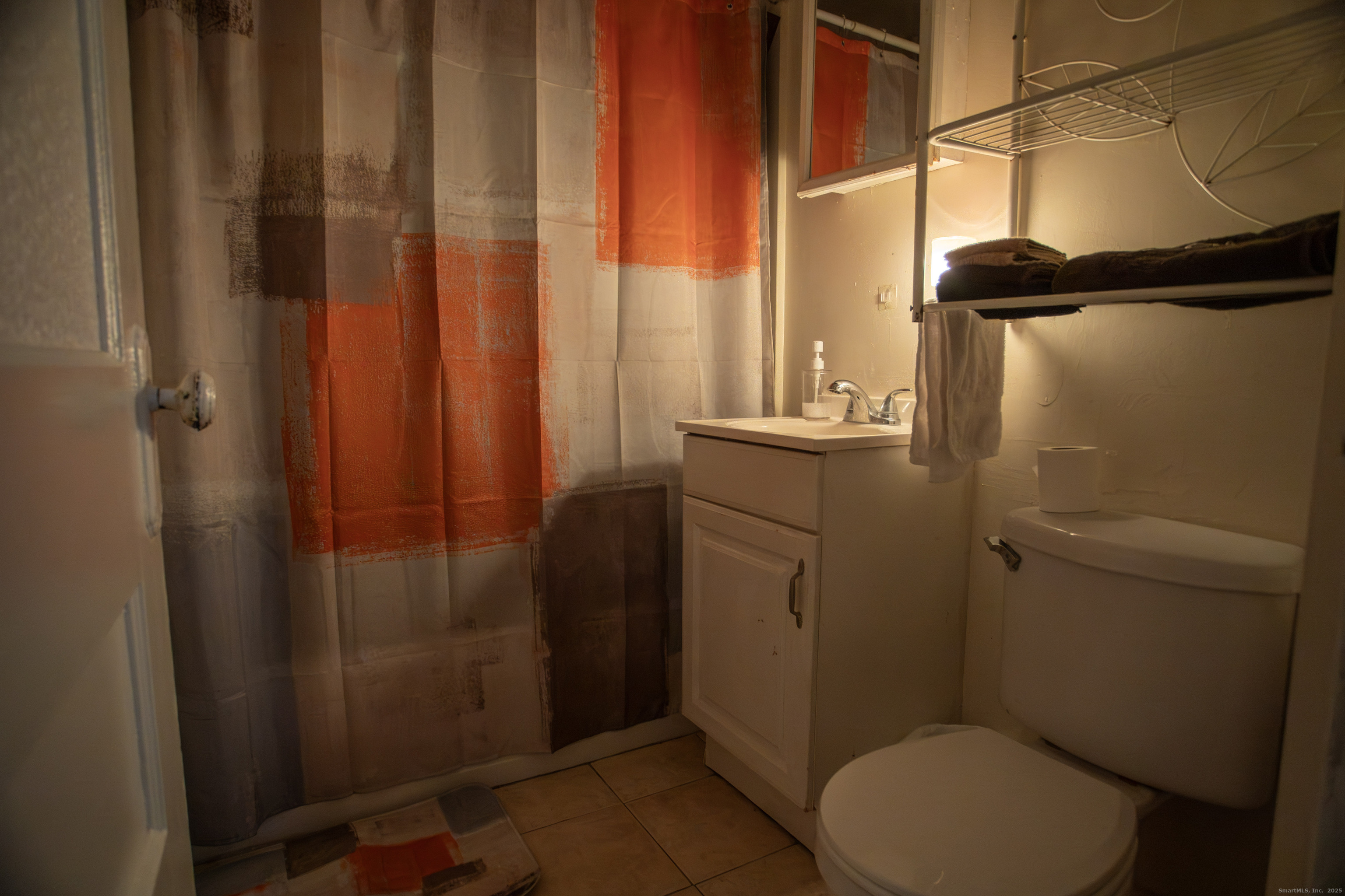 381 Congress Avenue Waterbury, CT 06708 - Photo 9 of 16