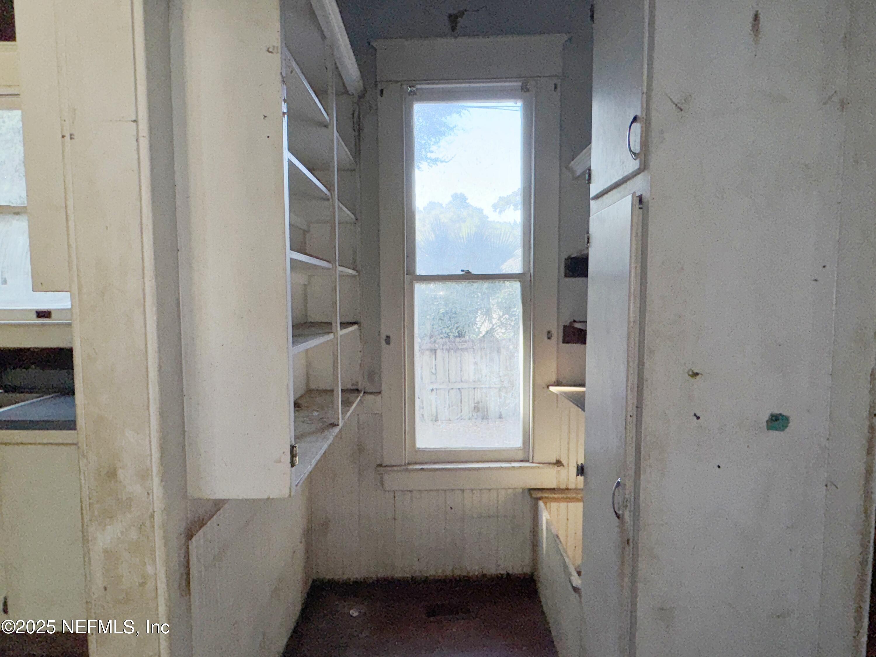 225 Lake George Road Seville, FL 32190 - Photo 15 of 37 a bathroom with a shower and a sink