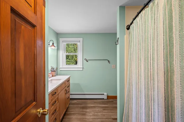 $649,000 | 152 Amesbury Road, Kensington, NH 03833