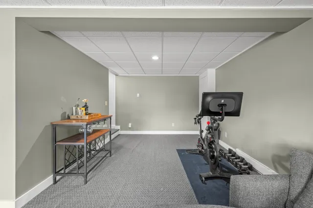 $649,000 | 152 Amesbury Road, Kensington, NH 03833