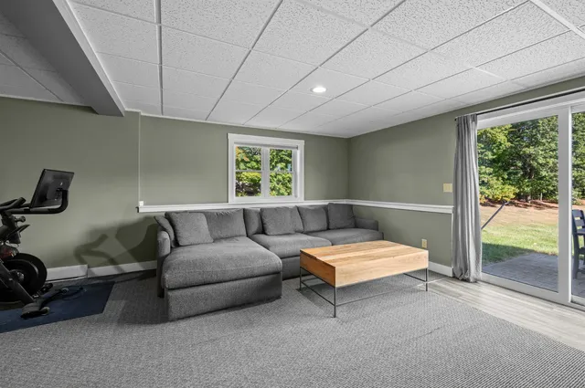 $649,000 | 152 Amesbury Road, Kensington, NH 03833