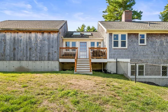$649,000 | 152 Amesbury Road, Kensington, NH 03833