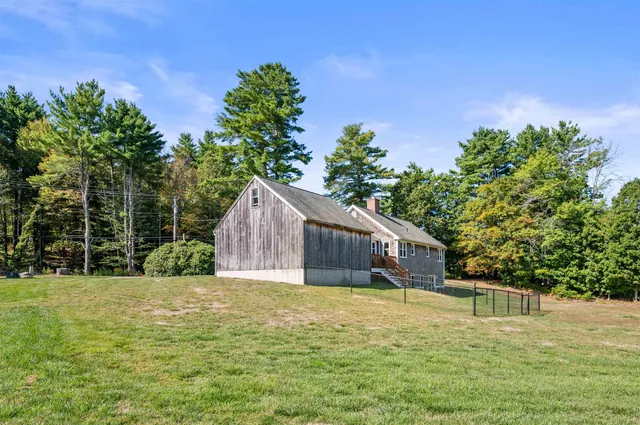 $649,000 | 152 Amesbury Road, Kensington, NH 03833
