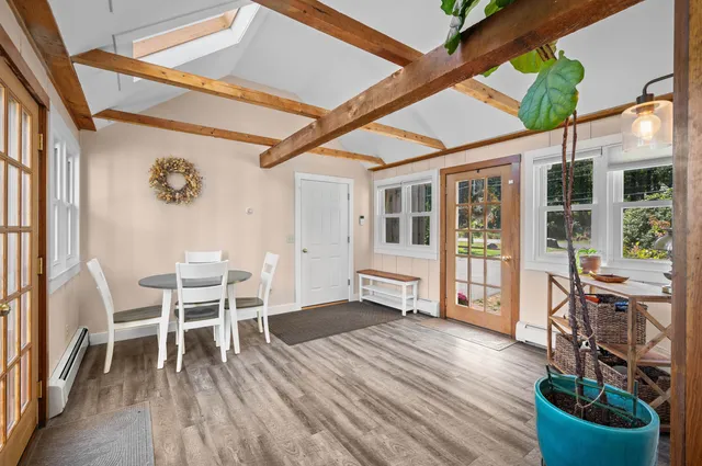 $649,000 | 152 Amesbury Road, Kensington, NH 03833