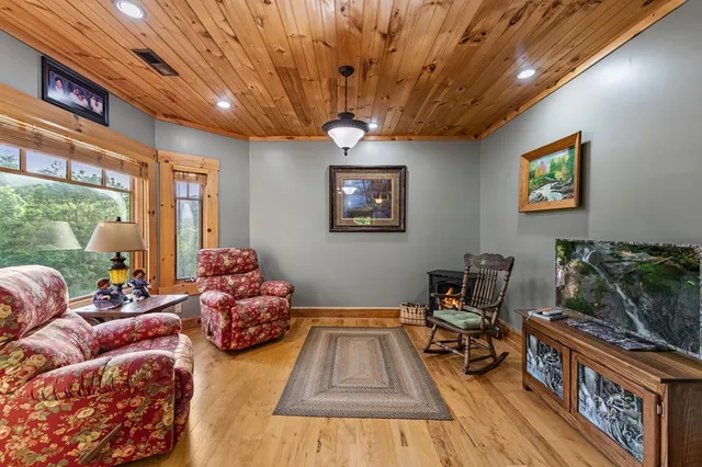 $1,100,000 | 2007 Pine Log Church Road, Brasstown, NC 28902