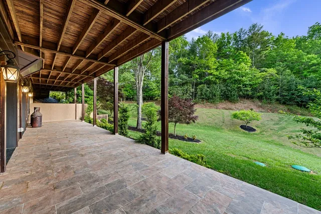 $1,100,000 | 2007 Pine Log Church Road, Brasstown, NC 28902