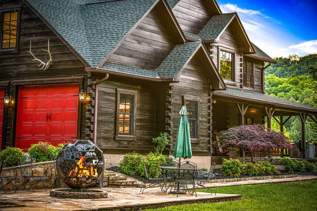 $1,100,000 | 2007 Pine Log Church Road, Brasstown, NC 28902