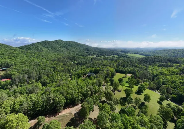 $1,100,000 | 2007 Pine Log Church Road, Brasstown, NC 28902
