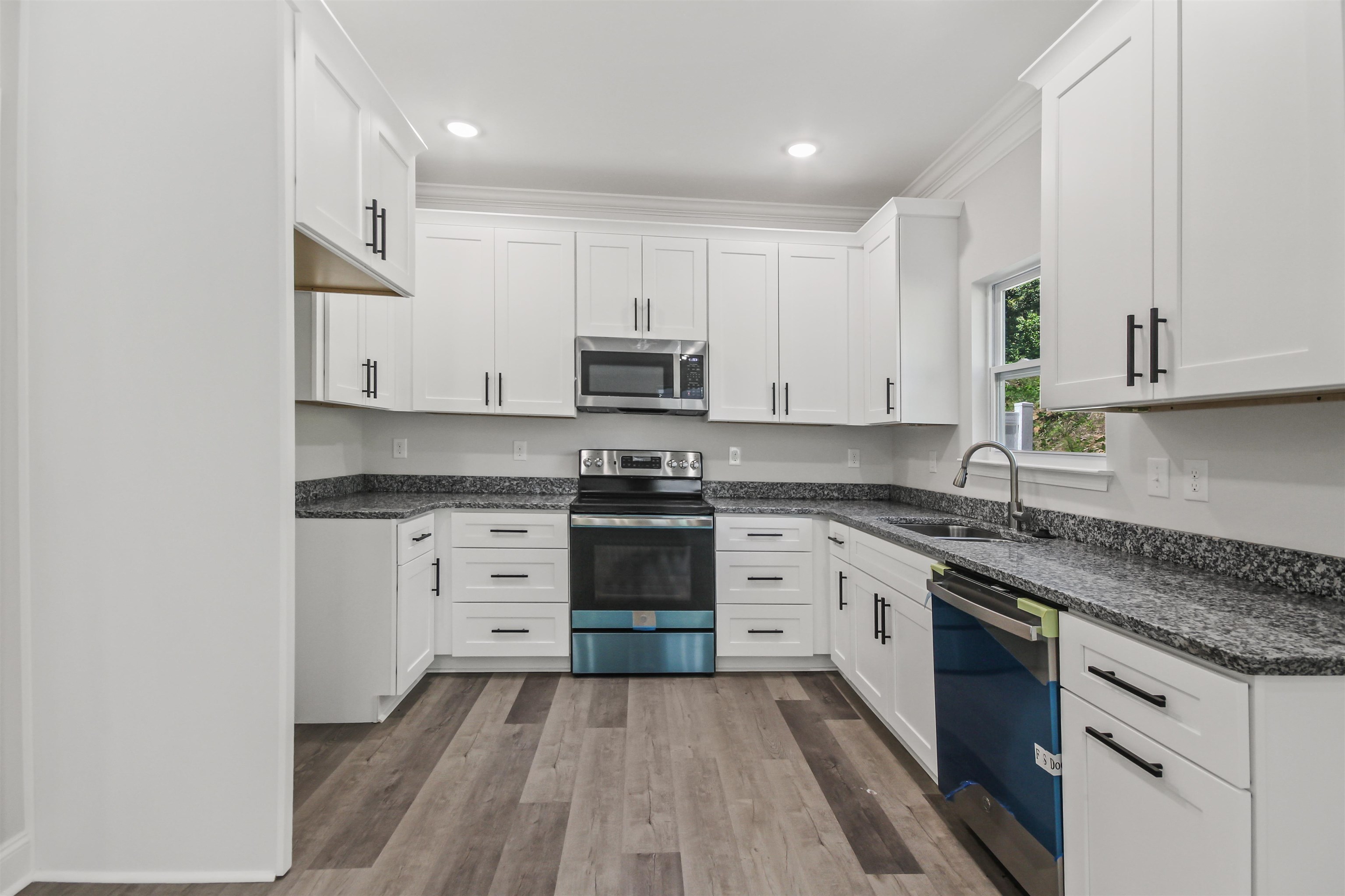 295 South High Point Road Spartanburg, SC 29301 - Photo 8 of 24 Gallery Image 8