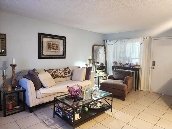 $1,700 | 804 Southeast 7th Street, Unit 101, Deerfield Beach, FL 33441