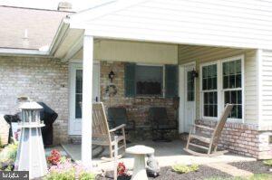 804 Sue Drive Lititz, PA 17543 - Photo 6 of 32 Gallery Image 6