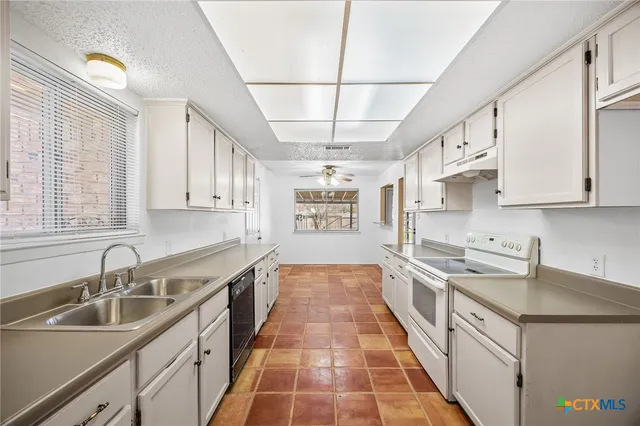 $230,000 | 2006 Canyon Creek Drive, Temple, TX 76502