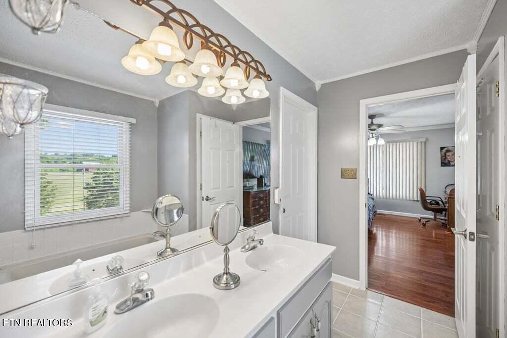 133 Rolling Hills Rutledge, TN 37861 - Photo 19 of 40 Stylish Primary Bathroom