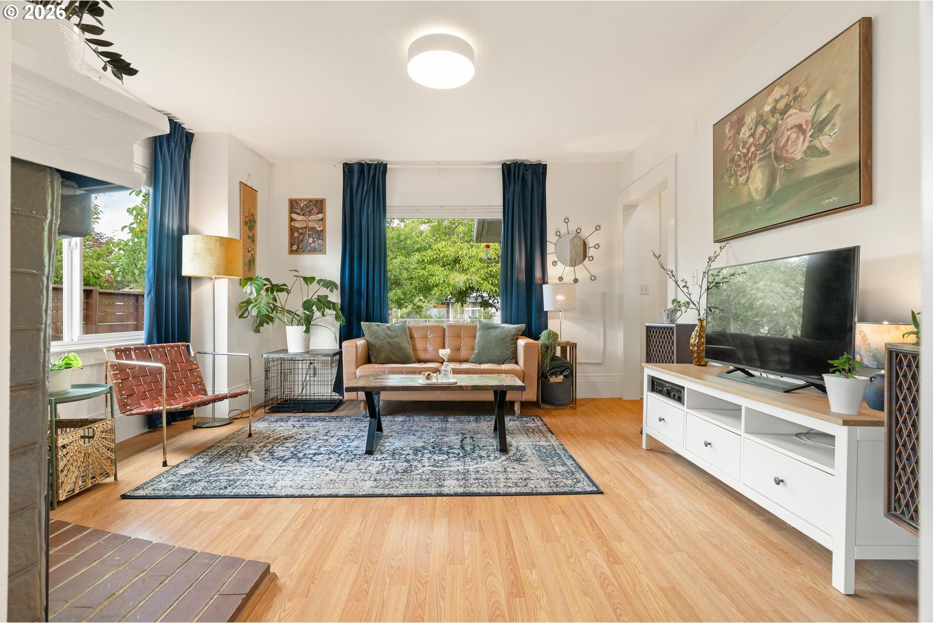 9704 Southeast Reedway Street Portland, OR 97266 - Photo 4 of 35 Gallery Image 4