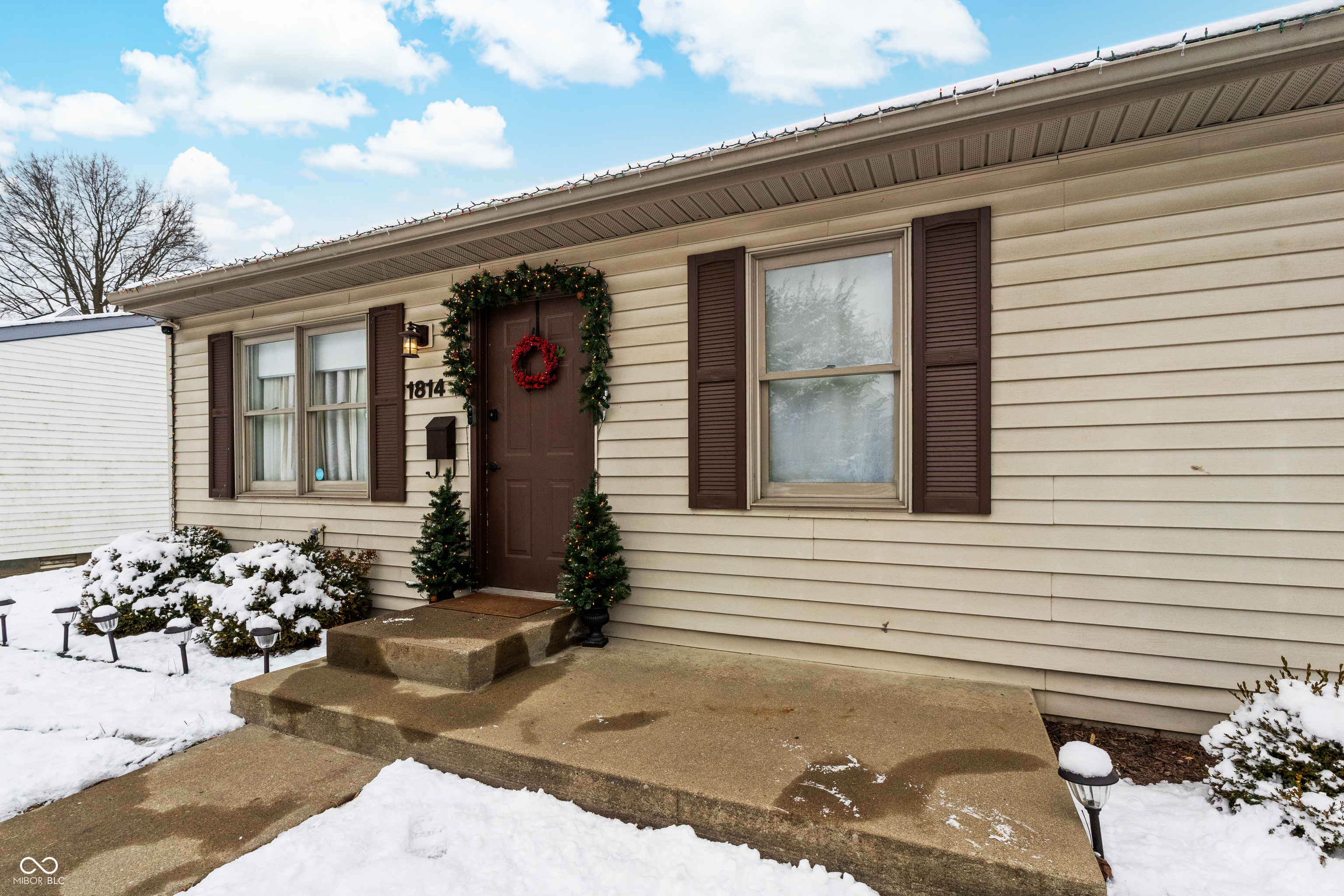 1814 Cottage Avenue Columbus, IN 47201 - Photo 2 of 33