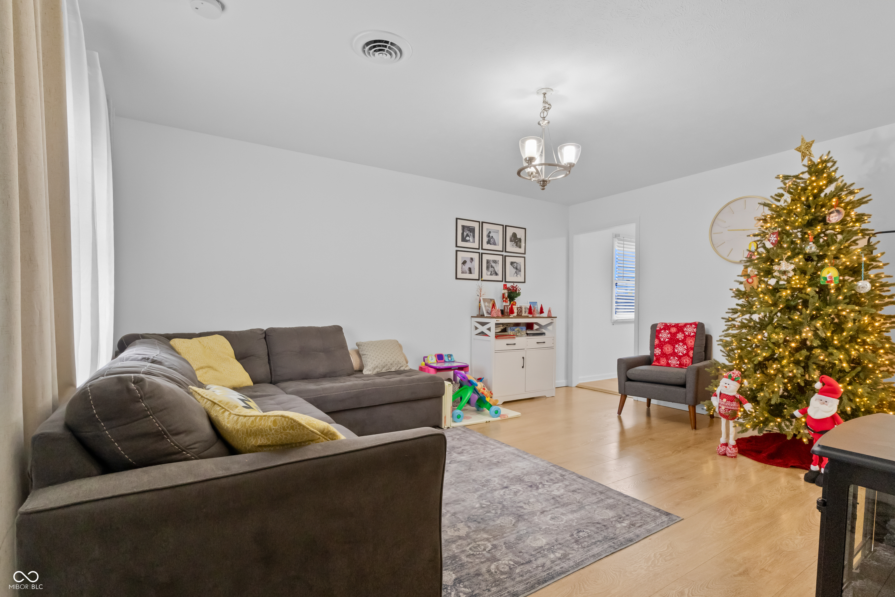 1814 Cottage Avenue Columbus, IN 47201 - Photo 4 of 33