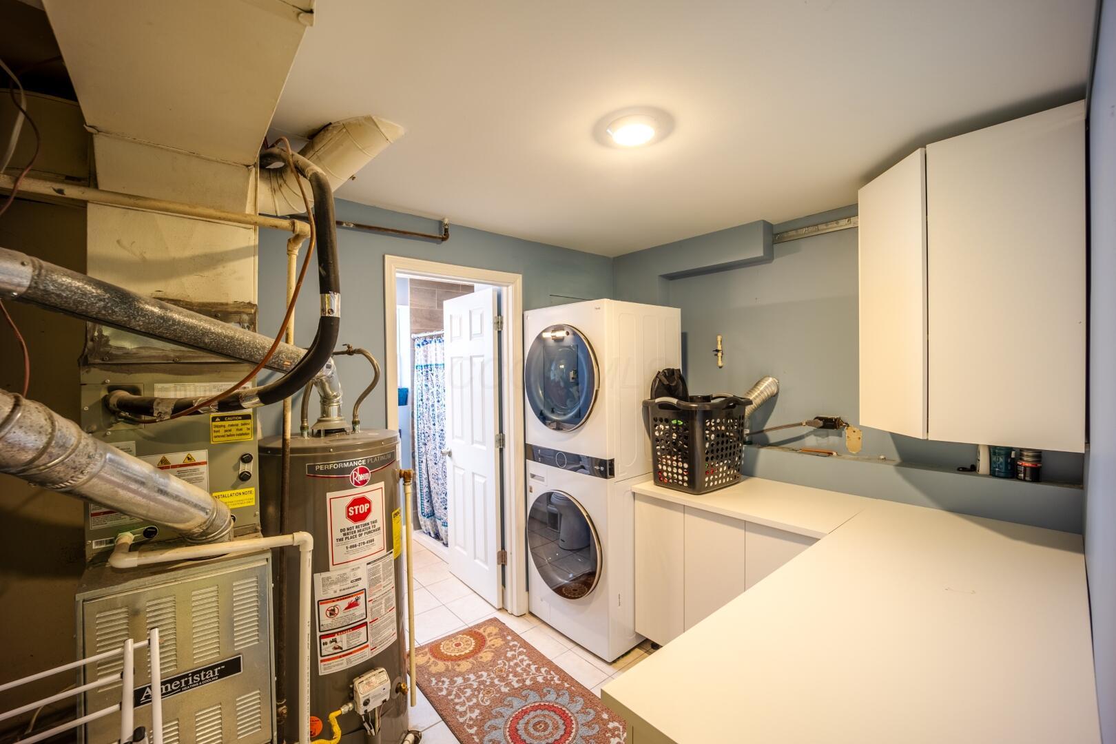 6458 Faircrest Road Columbus, OH 43229 - Photo 16 of 40 R6__4951-HDR (Large)