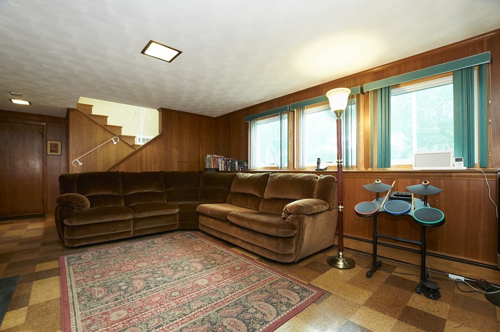 506 Clinton Road Brookline, MA 02467 - Photo 8 of 10 Gallery Image 8