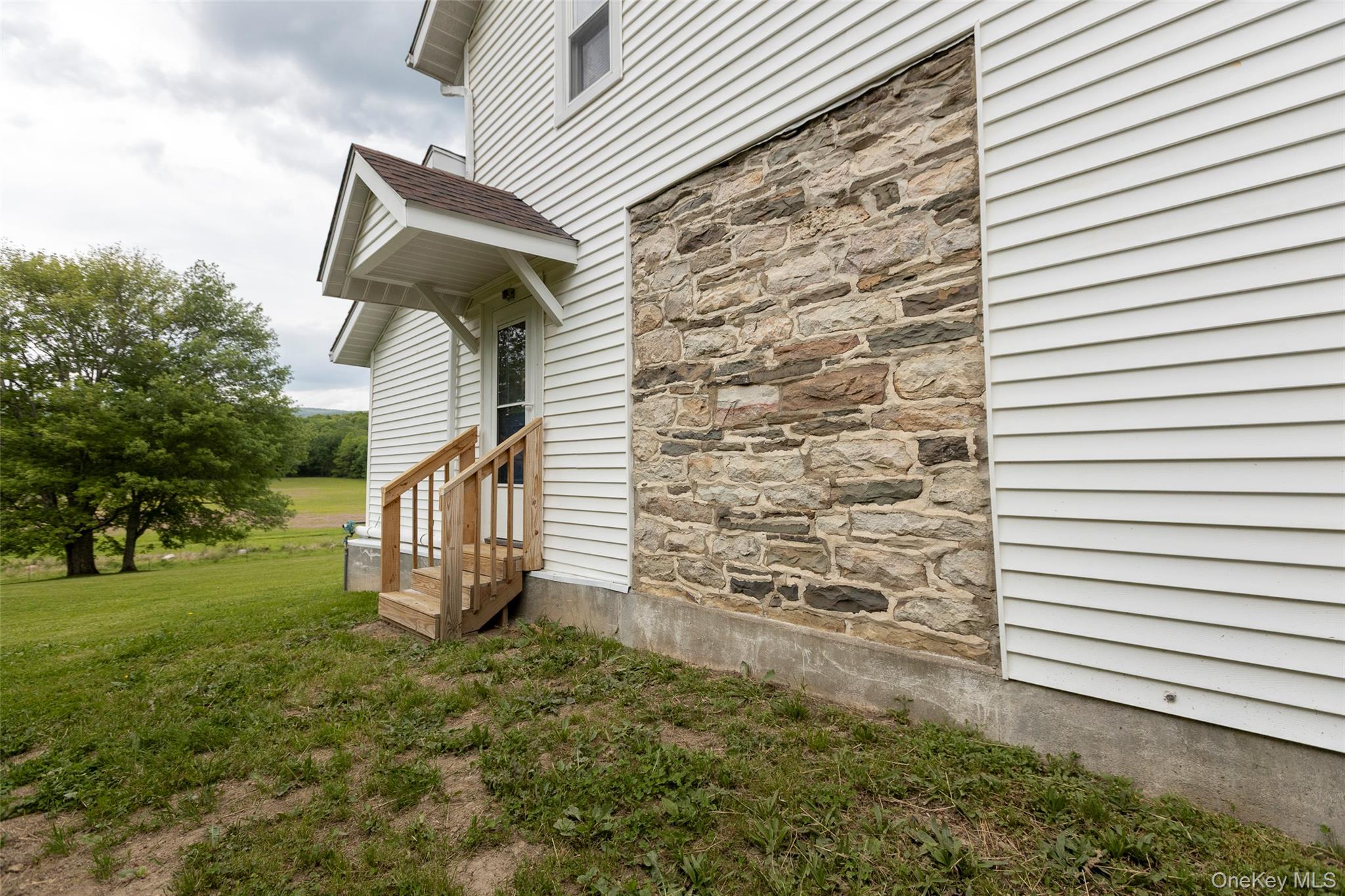 4 Low Road Wallkill, NY 12589 - Photo 40 of 50 side view of main home