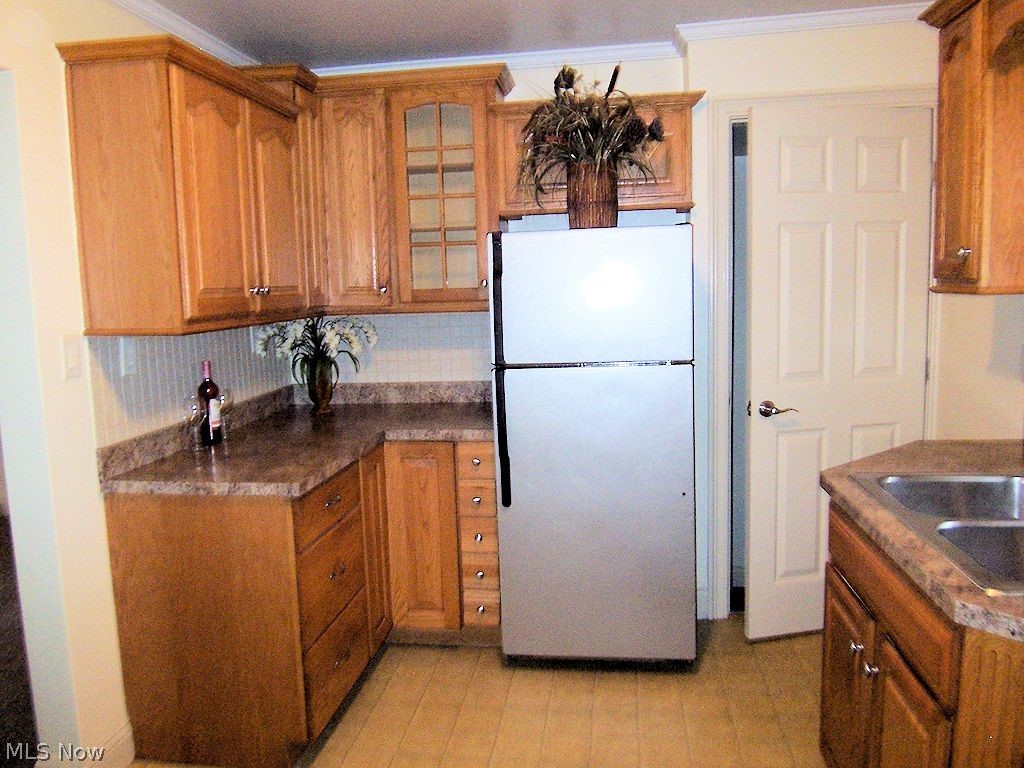 6857 Chestnut-Ridge Road Hubbard, OH 44425 - Photo 4 of 27 Kitchen features all stainless appliances