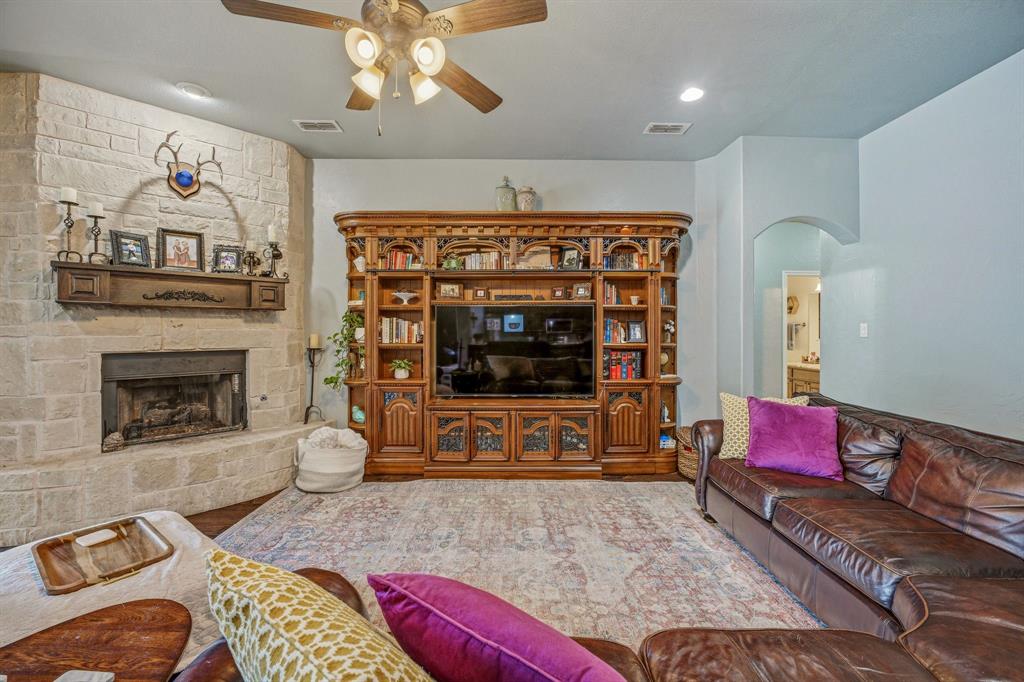 315 Timber Ridge Road Graham, TX 76450 - Photo 5 of 37