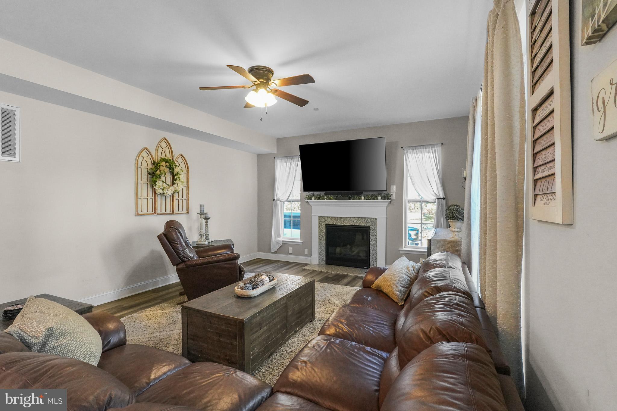 14930 Oaks Road Charlotte Hall, MD 20622 - Photo 13 of 42 Living Room