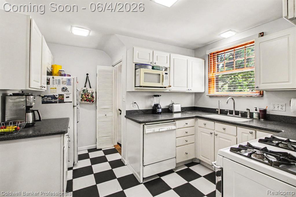 42 Wellesley Drive Pleasant Ridge, MI 48069 - Photo 10 of 33 Gallery Image 10
