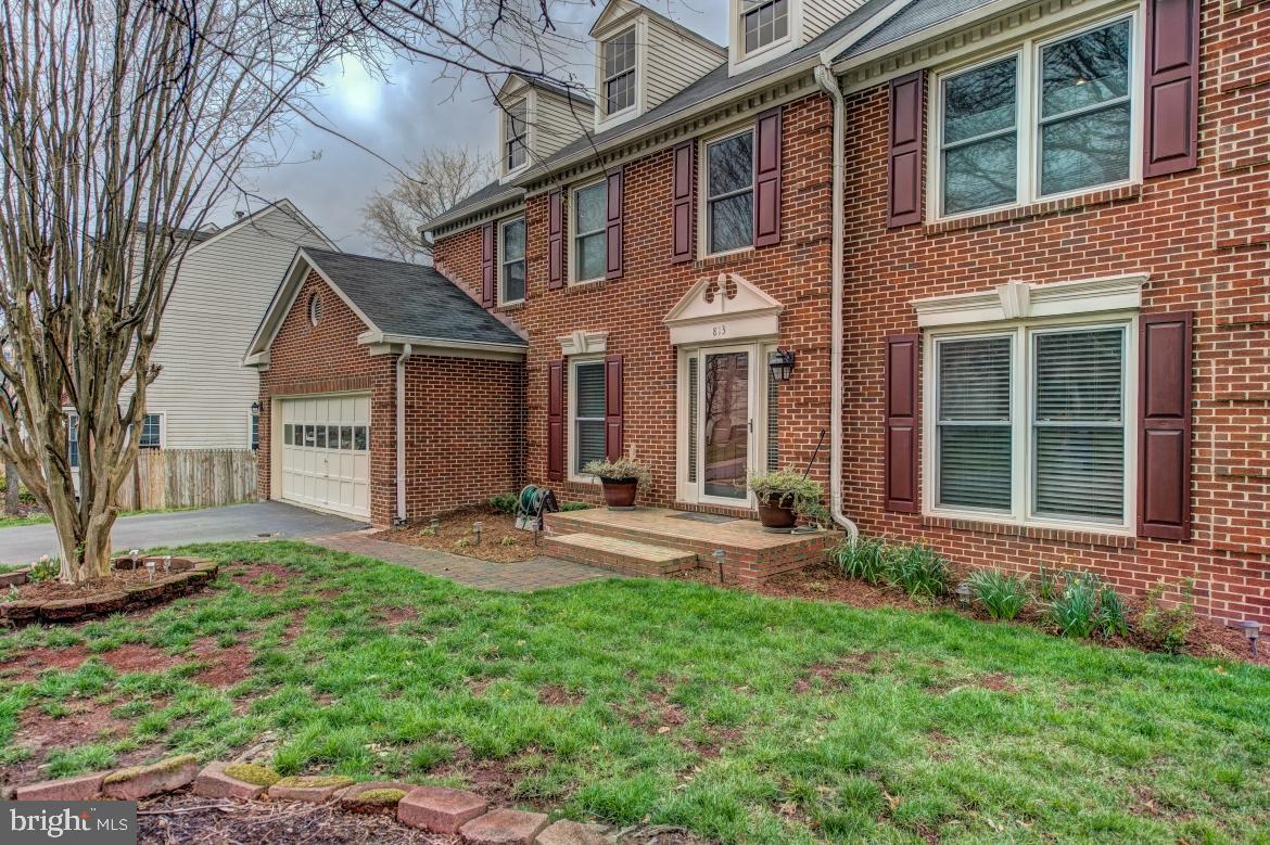 813 Spring Knoll Drive Herndon, VA 20170 - Photo 2 of 62