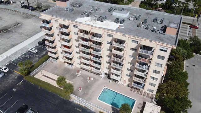 $1,700 | 2200 East Hallandale Beach Boulevard, Unit 412, Hallandale Beach, FL 33009