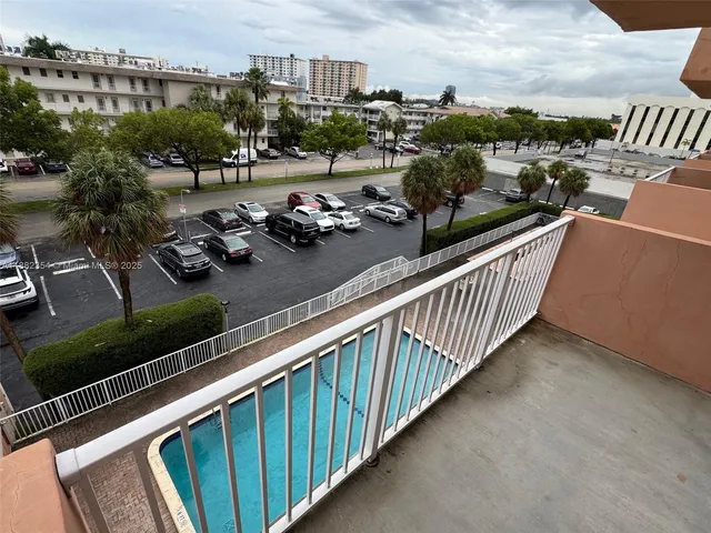 $1,700 | 2200 East Hallandale Beach Boulevard, Unit 412, Hallandale Beach, FL 33009