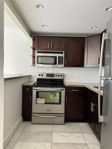 $1,700 | 2200 East Hallandale Beach Boulevard, Unit 412, Hallandale Beach, FL 33009