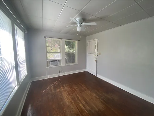 $1,550 | 5009 Avenue G, Unit B, Austin, TX 78751