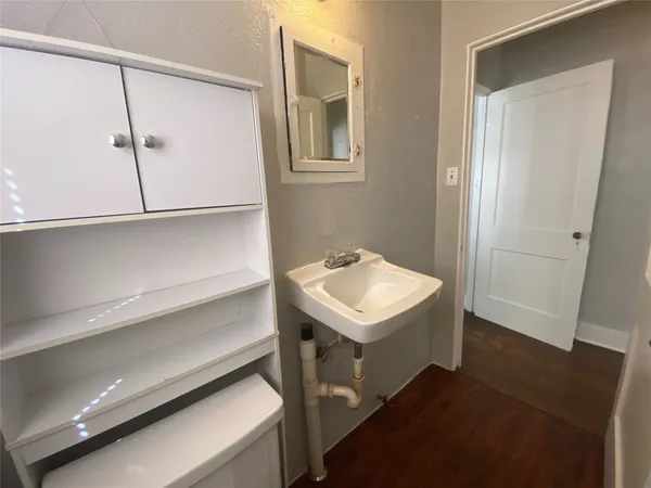 $1,550 | 5009 Avenue G, Unit B, Austin, TX 78751