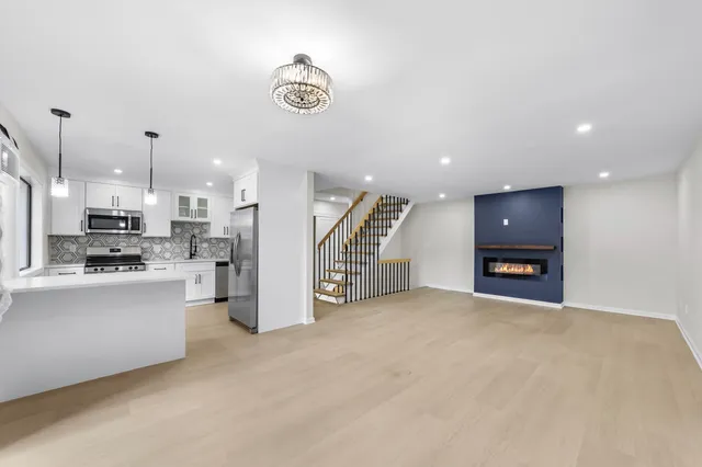 $695,000 | 180 Glenbrook Road, Unit 35, Stamford, CT 06902