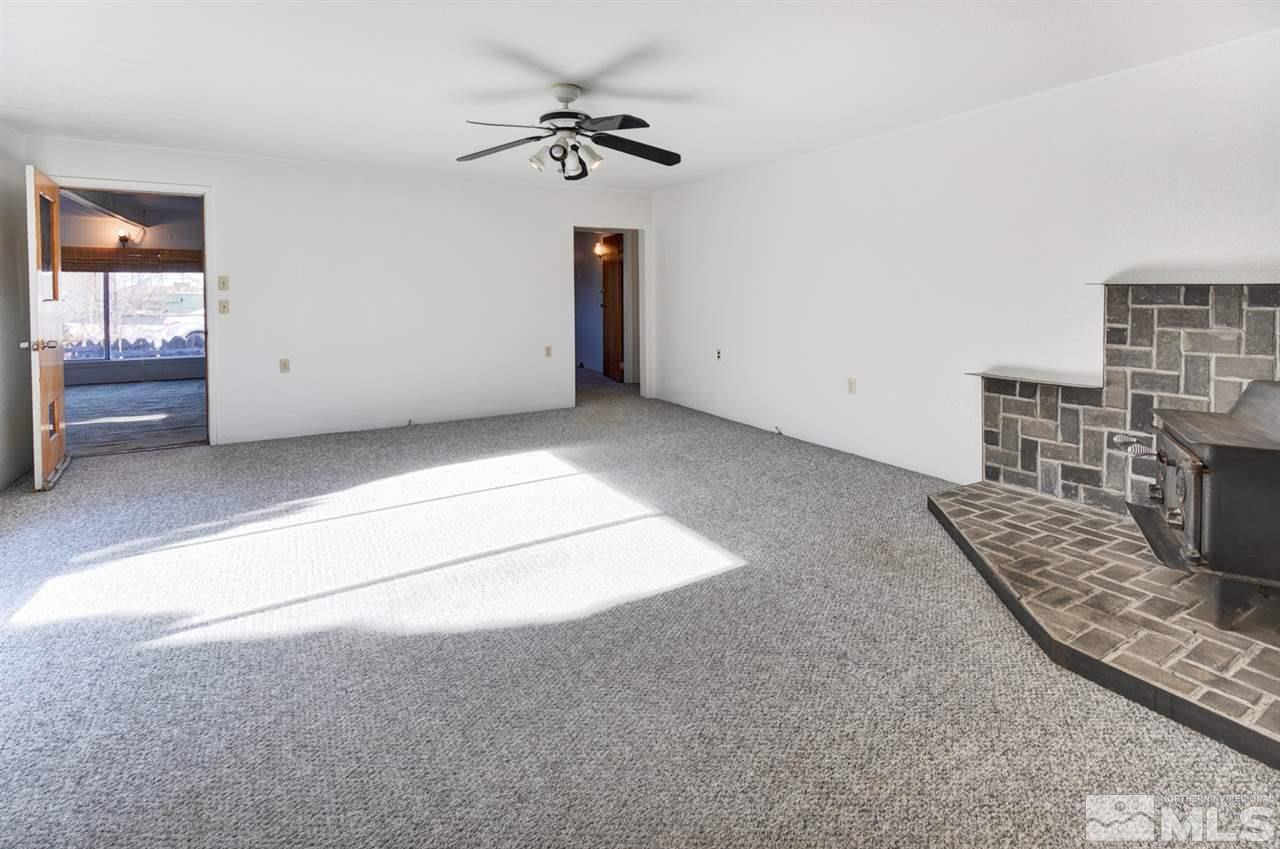 4320 Reno Highway Fallon, NV 89406 - Photo 3 of 28 an empty room with windows